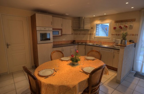 Landerneau Cottage | An Ty Coz vacation rental in Landerneau, 2 km from downtown
