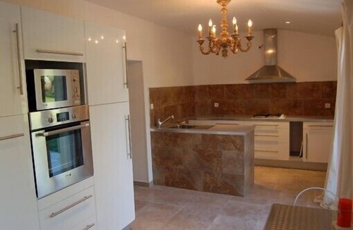 Saint-Gilles House | Ancienne Commanderie, 15+3 pers, private heated pool and garden, quiet location