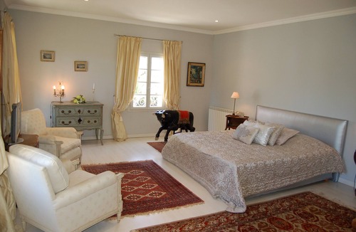 Saint-Gilles House | Ancienne Commanderie, 15+3 pers, private heated pool and garden, quiet location