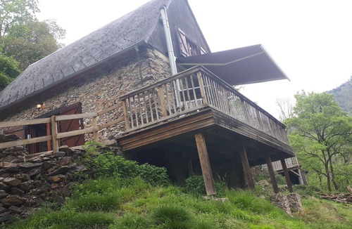 Melles Ski Chalet | Ancienne Grange Rénovée à la Frontière Espagnole
