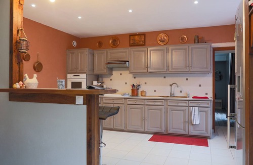 Plelo House | 'Annexe de petit Echo de la mode' – Peaceful Cottage with Private Garden, Wood Stove, Wi-Fi