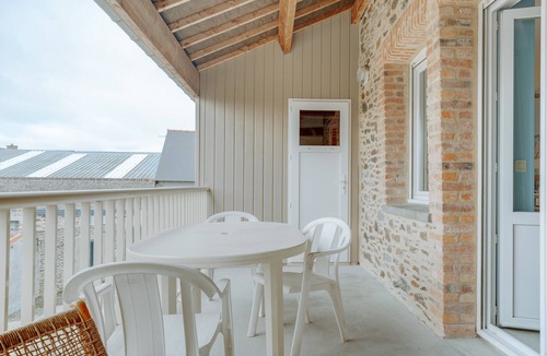 Saint-Benoit-des-Ondes Apartment | Apartment "Les Ebihens" with Private Terrace and Wi-Fi