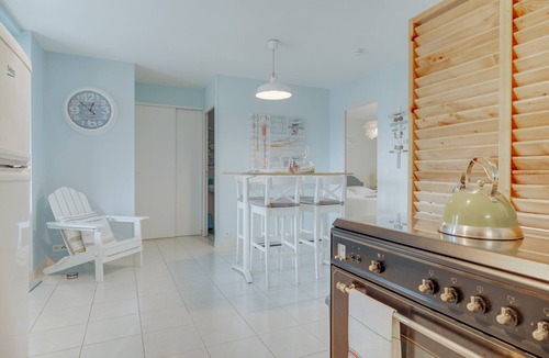 Saint-Benoit-des-Ondes Apartment | Apartment 'Côte D'emeraude' with Private Terrace, Garden, and Wi-Fi
