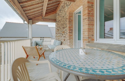 Saint-Benoit-des-Ondes Apartment | Apartment 'Côte D'emeraude' with Private Terrace, Garden, and Wi-Fi