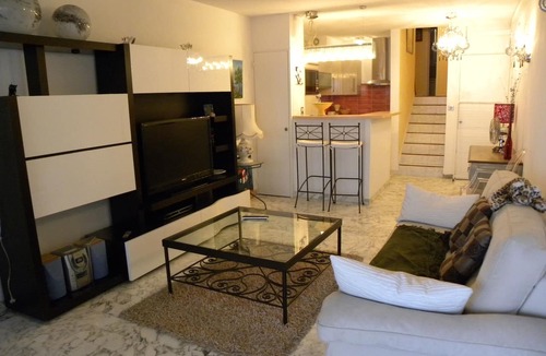 Bandol Apartment | Apartment 2 Rooms 47 m² Air-conditioned. Front de Mer - Panoramic sea view