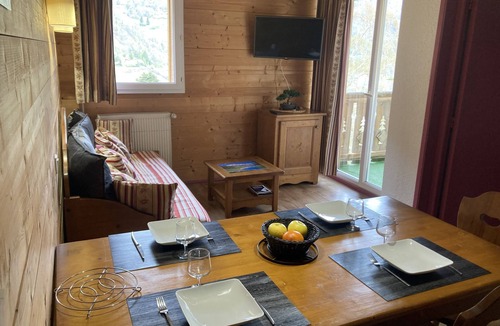 Cauterets Apartment | Apartment 4/6 persons 38m2, mountain view heated swimming pool;500 m downtown