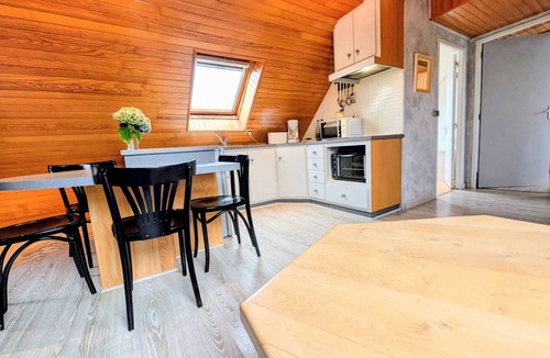 Plouegat-Moysan Apartment | Apartment-Apartment-Ensuite with bath and shower