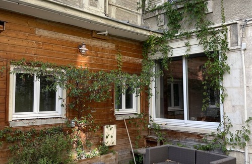 Hincmar Apartment | Apartment-Apartment-Ensuite-Courtyard view