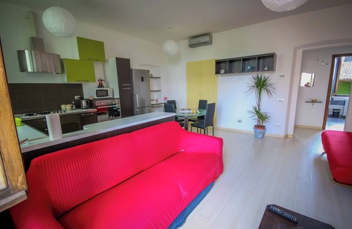 Mariano Comense Apartment | Apartment Binario 3, in Mariano Comense, WiFi. 20 meters from Northern Station.
