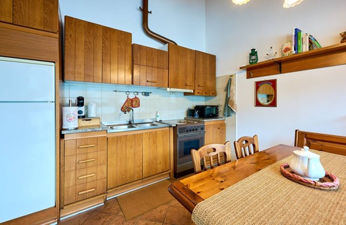 Monvalle Apartment | Apartment 'Bruna - 100m Dal Lago Maggiore' with Wi-Fi