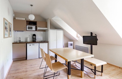 Ax-les-Thermes Apartment | Apartment cabin with mountain views – sleeps 4