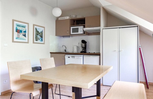 Ax-les-Thermes Apartment | Apartment cabin with mountain views – sleeps 4