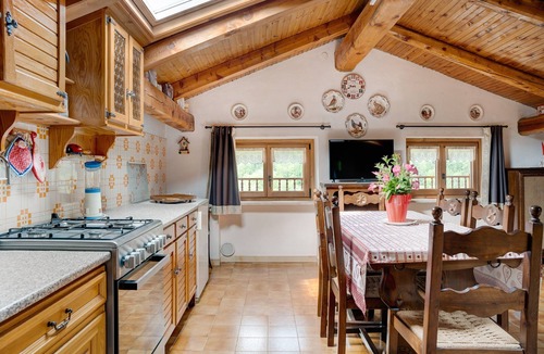 Casteldelfino Apartment | Apartment "Casa Sasia" with Mountain View & Wi-Fi