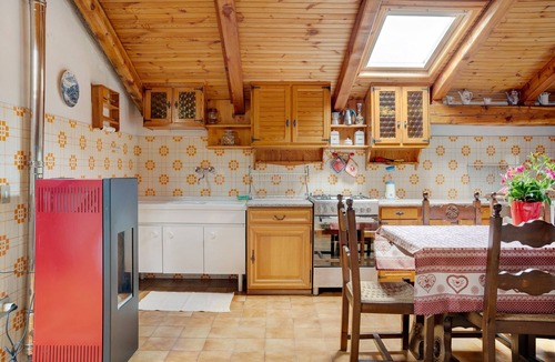 Casteldelfino Apartment | Apartment "Casa Sasia" with Mountain View & Wi-Fi