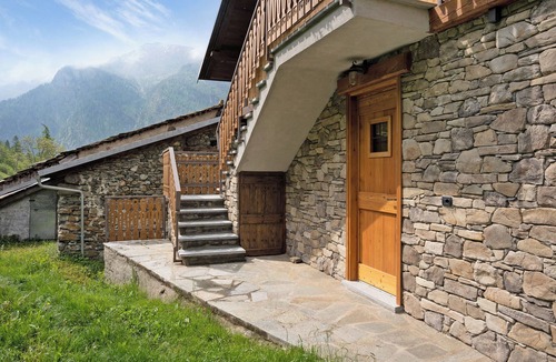 Casteldelfino Apartment | Apartment "Casa Sasia" with Mountain View & Wi-Fi