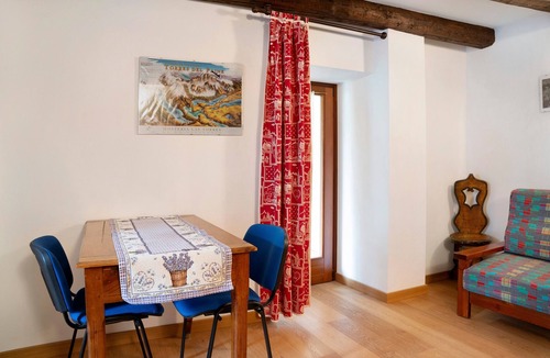 Acceglio Apartment | Apartment 'Chalet Provenzale Trilocale' with Mountain View, Shared Garden and Wi-Fi