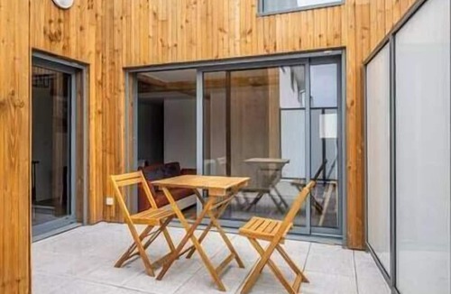 Centre Ville Apartment | Apartment Comfortable in the centre of Pau: parking, AC.