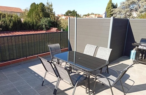 Toulouse Left Bank Apartment | Apartment 'Duplex familial grand confort T3' with Private Terrace, Wi-Fi and Air Conditioning
