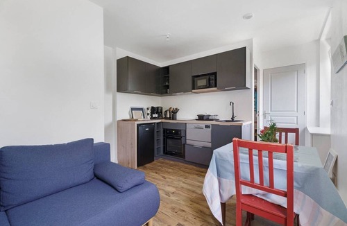 Cancale Apartment | Apartment "Emeraude", 1st Floor Near the Sea in Cancale