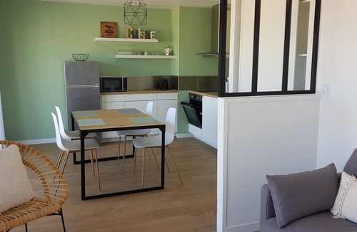 Binic Apartment | Apartment facing the sea, the beach 30 meters away!