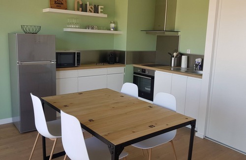 Binic Apartment | Apartment facing the sea, the beach 30 meters away!