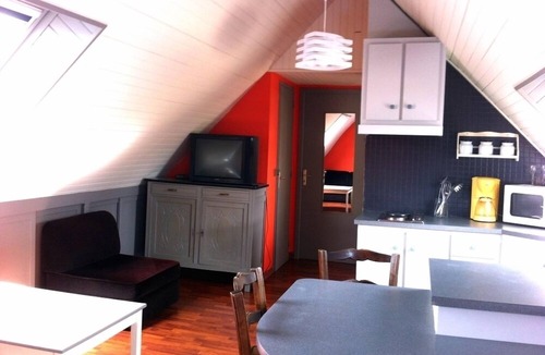 Plouegat-Moysan Apartment | Apartment for 2-3 people near Morlaix | Jacuzzi
