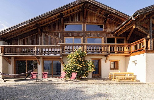 Saint-Gervais-les-Bains Apartment | Apartment "Ferme de Faustine 1 - Pool" with Mountain View, Shared Pool and Wi-Fi