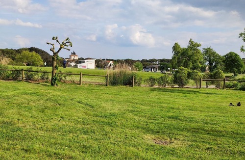 Bourgenay Apartment | Apartment -2 bedrooms, ground floor Port Bourgenay village with swimming pool access