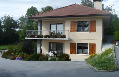 Cruseilles House | Apartment 'Gîte Du Noiret' with Mountain View and Wi-Fi