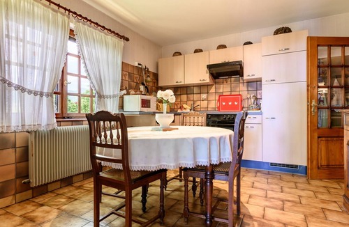 Beblenheim Apartment | Apartment "Gîte Éclat De Soleil" with Private Terrace, Shared Garden, and Wi-Fi