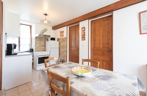 Argeles Gazost Apartment | Apartment 'Hautacam' – Ideal for 21-Day Thermal Stays, Mountain View & Wi-Fi