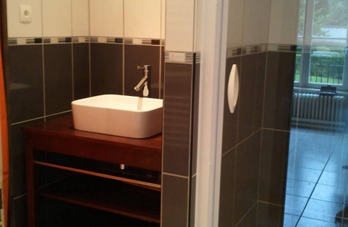 Dugny-sur-Meuse Apartment | Apartment in family home on the outskirts of Verdun