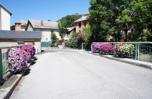 Pra Loup Apartment | Apartment in mountain village. Pets allowed.