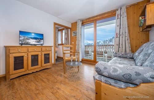 Orcieres-Merlette Apartment | Apartment in Orcières by Ski Slopes & Pool
