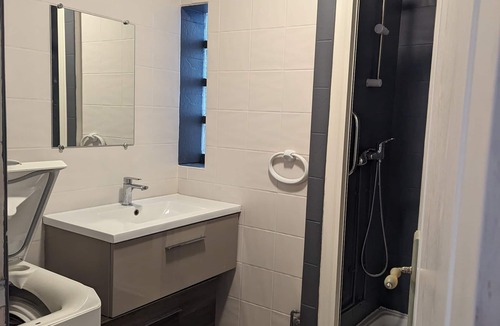 Laruns Apartment | APARTMENT IN THE CENTER OF LARUNS 2 bedrooms SEPARATE W.C., one upstairs