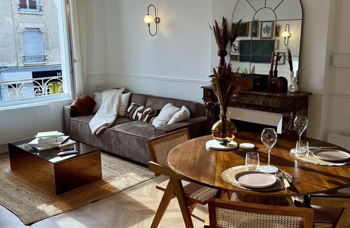 Barbatre Apartment | Apartment in the heart of the historic center-Champagne Maisons and city center
