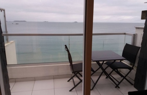 Perros-Guirec Apartment | APARTMENT IN TRESTIGNEL The Feet In Water PERROS GUIREC 22700