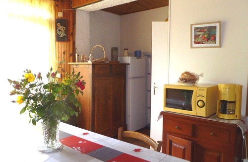 Lagarde Apartment | Apartment 'L'Appartement Du Moulin' with Private Terrace and Wi-Fi