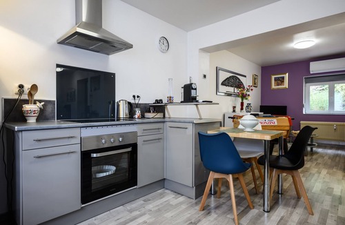 Liepvre Apartment | Apartment "L'appartement d'Odile" with Mountain View, Wi-Fi, and Air Conditioning