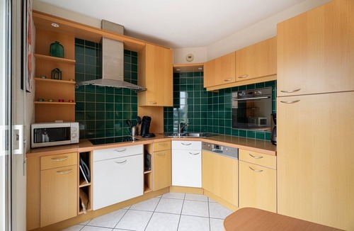 La Richardais Apartment | Apartment 'L'Escale Du Bord De Rance' with River View, Private Terrace, and Wi-Fi