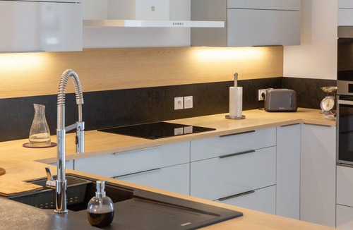 Concarneau Apartment | Apartment L'instant Suspendu – 2 Private Terraces and Wi-Fi