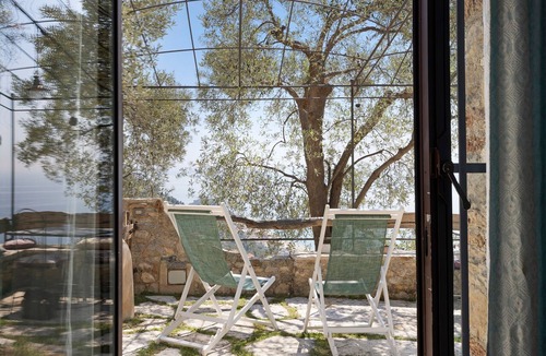 Varigotti Apartment | Apartment 'Lavanda' with Sea View, Garden, and Wi-Fi