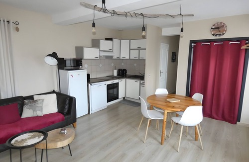Argeles Gazost Apartment | Apartment "Le 65" with Mountain View, Wi-Fi, and Air Conditioning