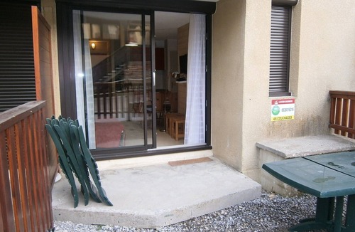 La Joue du Loup Apartment | Apartment 'Le Relais Du Devoluy' with Mountain View, Shared Pool and Private Terrace