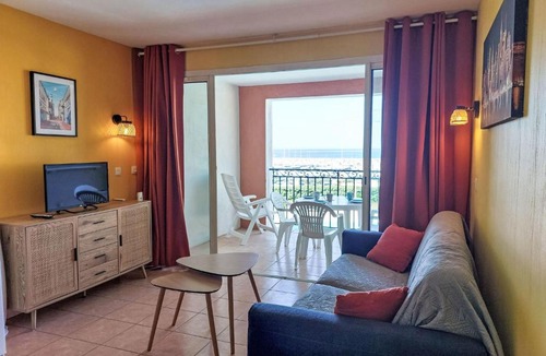 Six-Fours-les-Plages Apartment | Apartment Les Rivages de Coudoulière-2 by Interhome