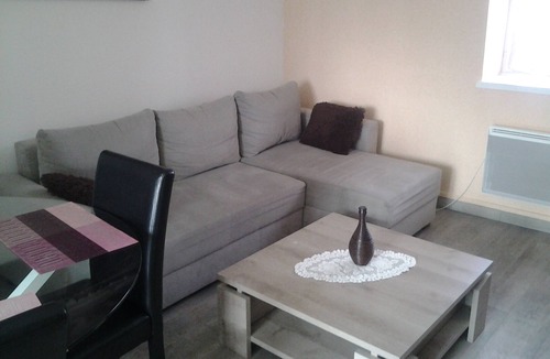 Le Bouillon Apartment | Apartment located in a street adjacent to the Port de la Houle