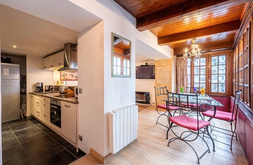 Annecy Old Town Apartment | Apartment 'Lodges Du Canal St Dominique Annecy' with Wi-Fi