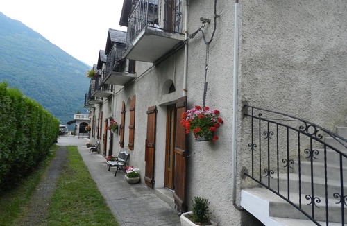 Esquieze-Sere Apartment | Apartment 'Petit Vignemale' with Mountain View, Shared Garden and Wi-Fi