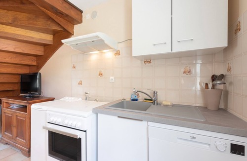 Argeles Gazost Apartment | Apartment 'Pibeste' – 21-Day Thermal Stay, Washing Machine, Pibeste View, Wi-Fi