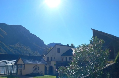 Bielle Apartment | Apartment 'Résidence Arriu Mage' with Mountain View, Shared Pool and Wi-Fi
